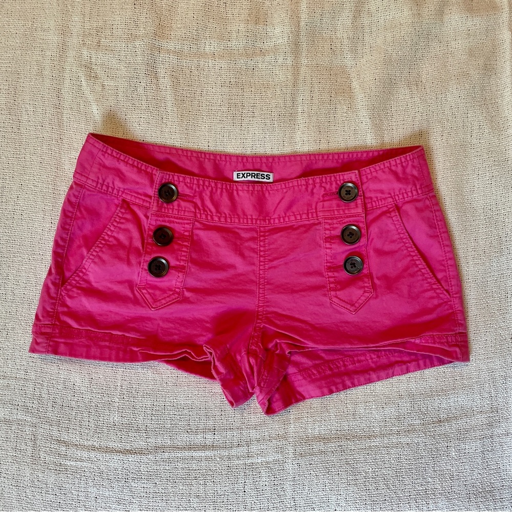 express pink button shorts - Picture 3 of 5